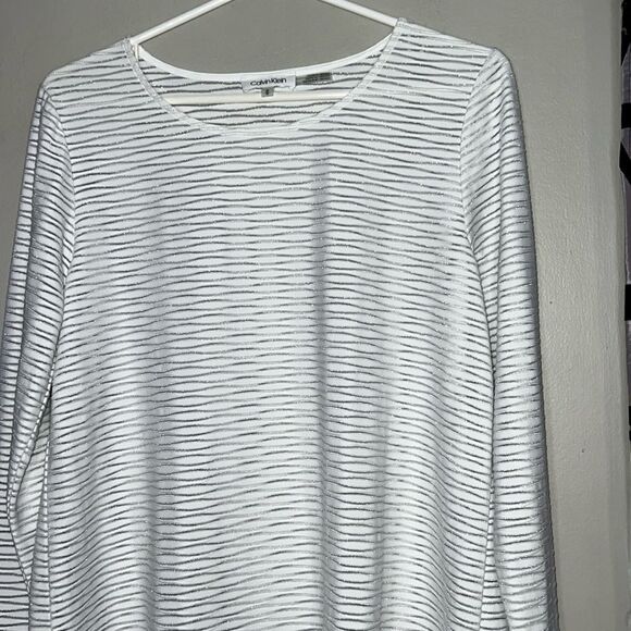 Calvin Klein silver striped long sleeve top with asymmetrical hem - Picture 2 of 11